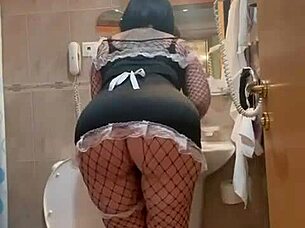 milf maid cleans anal and pussy holes with homemade assfucking