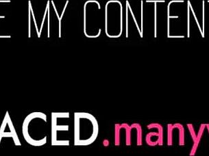 Blonde with big ass masturbating to a powerful squirt by the sea!