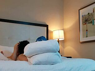 Petite alternative woman sucks dick 😘