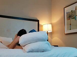 Petite alternative woman sucks dick 😘