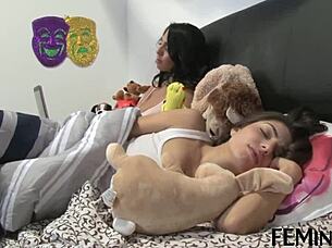 Feminge 4K captures a lesbian amateur touching herself while her step sis watches. It's raw and real!