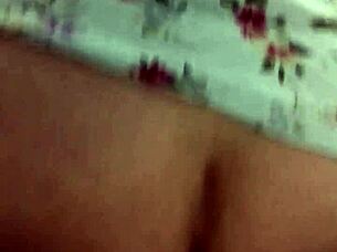 THE BLONDE SAYS GOODBYE TO 2023 BY SITTING AND BREAKING HER NEW ANUS WITH PLEASURE