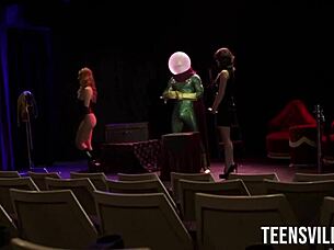 Spidermen Xxx 2: Giovanni Francesco And Sarah Shevon Fuck 😏