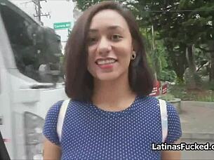 Cute latina amateur on a fuck casting 😍