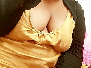 Sexy Bhutan Bahbhi Shows Off Her Big Boobs And Tits