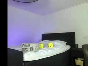 Wildestkitten Masturbates Solo in Untitled Scene 2384.