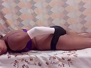 ये इंडियन लड़की 18+ मास्टरबेट करती देखकर मैं इतना हॉर्नी हो गया