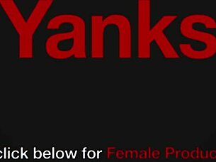 Da li Yanks Yasmin prstima sebe dovodi do orgazma na krevetu?