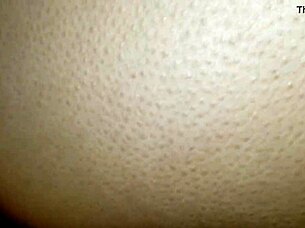 زوجي مد مؤخرتي وأنا راقدة على الأريكة