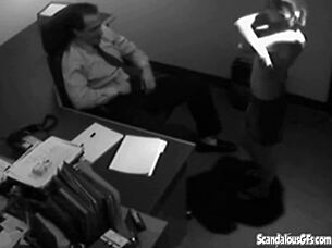 Slut remaja 18+ hisap kote atas lutut