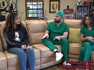 Latina Mara Luvs prvi ginekološki pregled kod suseda doktora Tampe