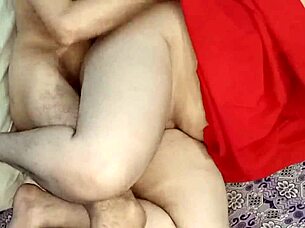 Хей, как се чувства този голям кур в твоето стегнато дупе, Netu?