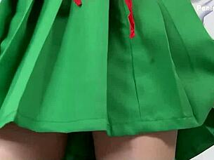 Gadis Jepun berpakaian kostum dicukur botak untuk aksi liar. Sedia untuk main anal intensif?