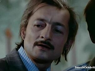 1977年电影里的偷窥夫妻——射在奶子上的动作！哇！