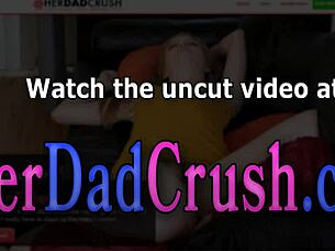 Figliastra succhia cazzo poi si fa arare in POV 😈