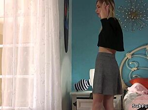 Man knullar smal fru i repbondage med deepthroat och kvävning