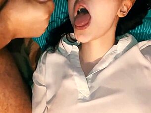 Professora de Inglês Come Aluna Forte com Final Bagunçado