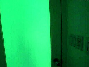 Η ασιάτισσα MILF πατριού γλείφει το καυλί του πατριού γιου σκληρά