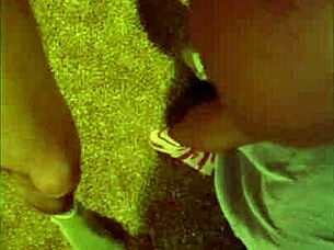 Я эта черная девушка с толстой жопой, и я трахалась в общественном туалете, о, подождите, мы сделали это там