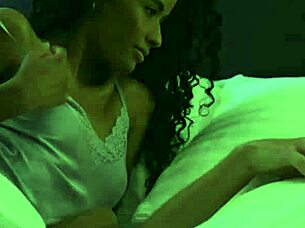 הרומן הסודי של מיה הנשואה עם השכן כולל מציצה ורכיבה