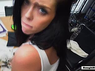 巨乳妹子大奶头被大鸡巴猛烈群交