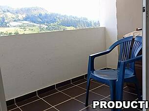 Wow, schau dir die Nudisten-Enthaarung am Strand mit Agarabas und Olpr an!