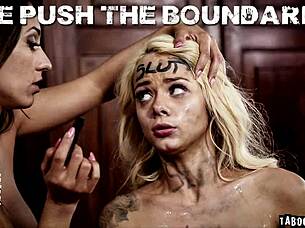 Chloe Cherry nimmt harten Doppelpenetration in wilder Gruppenaktion