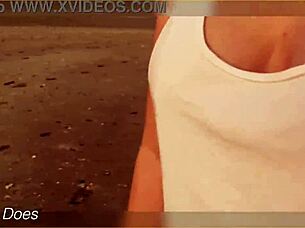 Bliskam velike joške ob sončnem zahodu na prostem 😍. Kažem rit in joške v javnosti