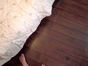 เคยเย็ดแม่เลี้ยงก้นใหญ่ในวันเกิดมั้ย?