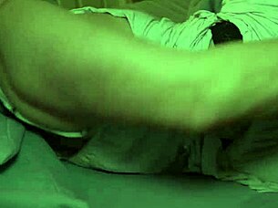 مشاركة السرير مع ستيب موم ساخنة تصبح مجنونة في الجزء 1 إعادة تحرير