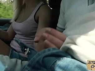 Česká baba Katy Rose sa nechá vypičať v skrytom aute