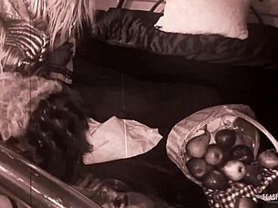 Az ő fantáziája valóra vált egy hármassal, maszkos idegen baszta a puncit