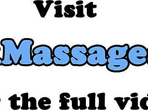 Fată obraznică 18+ amatoare spionată suge pula la masaj