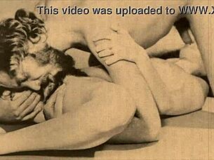 Vintage rodinná tajemství se odhalují v chlupatých retro scénách