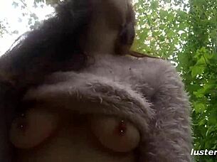 Lenore du couple Lustery se lâche. On a baisé comme des bêtes dans un parc public !