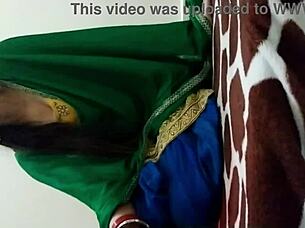 Indisk kone foretrekker å suge kuk fremfor anal hardcore