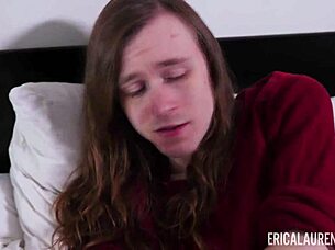 Kuszącą blond lekarka Erica Lauren ssie dużego kutasa pacjenta w szpitalu!!