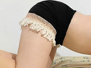 Tonton gimnas ritmik panas belakang lentur dalam seks kasar awam dengan jilat pepek!