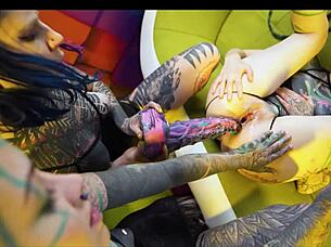 Goth-lesbiske i double anal?