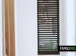 生意気なティーン義妹アテナ・レイン、義兄に激しく犯されるタブーシーン