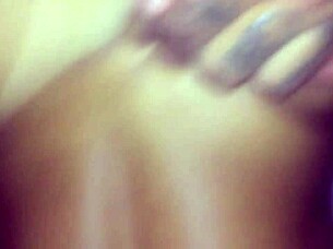 피트니스 라티나 매춘부가 클럽에서 12시간 섹스 후 엉덩이 줘