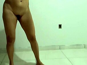 Ο άντρας μου είναι μακριά, χόρεψε για μένα