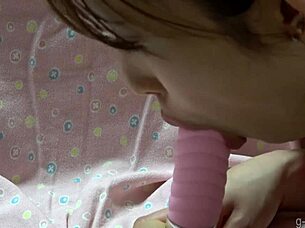 ริกะ มิอามะ แนะนำโปรไฟล์บนเว็บแคมในกระโปรงและกางเกงใน