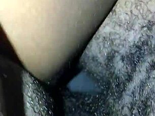 wielki czarny kutas sprawia, że milf się spuszcza w misjonarzu