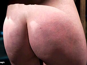 奴隷が股縄と鞭打ちでボンデージフェティシ