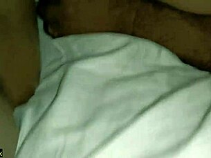 ลูกสาวแท้ร้อนอินเดียโดนเซ็กส์เฮี้ยบจากพ่อเลี้ยงในภาษาฮินดี