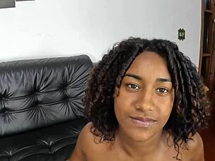 ヘイ、Giovanna Martinelly、家でまたワイルドアクションに戻ってきた？