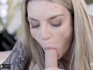 Sıcak Sarışın Kat Squirt Yaparak Kıçını Sertçe Deliyor Bir Erkek Tarafından