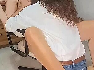 Er kam für Englischunterricht, aber ich zeigte ihm, wie er mich zum Kommen bringt