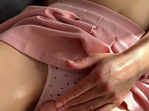 Θετέ αδερφέ, γιατί δειράζεις την υγρή μουτζούρα μου τόσο κοντά;